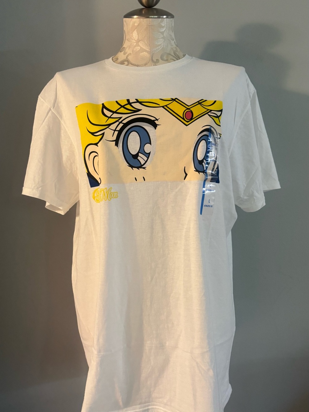 🆕 Sailor Moon Usagi Tsukino Her Eyes Anime Graphic T-Shirt Whit Size Large